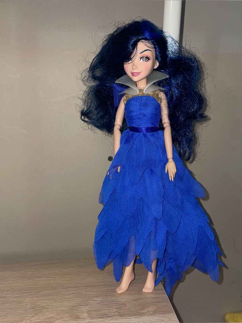 Disney Descendants Doll ~ Isle of the Lost CORONATION PRINCESS EVIE